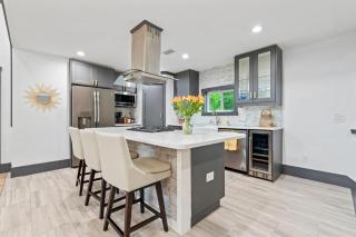 Surreal Modern Beach House - Myrtle Beach - 4