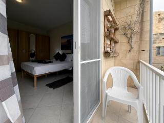 Traditional Maltese 3BD Apartment with Front & Back Balconies - Close to Gozo Ferry - Nadur - 6