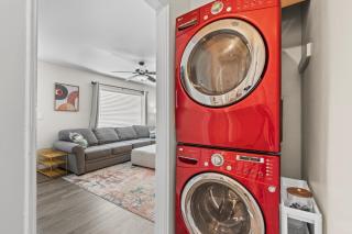 Charming 1950s Bungalow in Millcreek Cozy and Central - South Salt Lake - 1