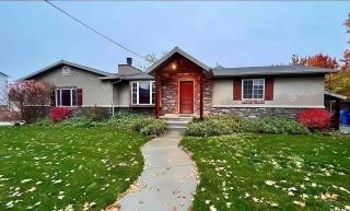 Charming Mountain Retreat with Enclosed Backyard and Artistic Flair - Millcreek - 8
