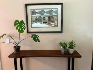 Charming Mountain Retreat with Enclosed Backyard and Artistic Flair - Millcreek - 5