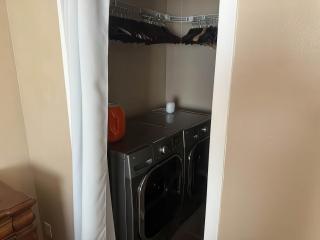 Charming Mountain Retreat with Enclosed Backyard and Artistic Flair - 1