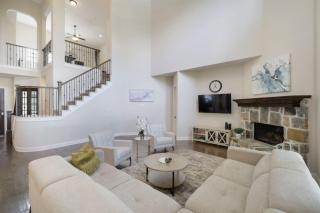Spacious Luxe 5 Star Neighborhood Movie Theatr - Frisco - 0