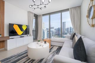 Vogue 5242 by Emaar Spacious Two Bedroom Apartment located 20th Floor with Dubai Marina View and balcony amazing infinity pool - 0