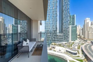 Vogue 5242 by Emaar Spacious Two Bedroom Apartment located 20th Floor with Dubai Marina View and balcony amazing infinity pool - 8