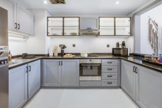 Stylish 1BR in Marina - 5 Min Walk to Beach - 7