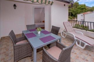 Apartments Zora - Ivan Dolac - 0