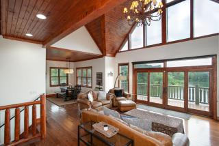Blessed Getaway Hot Tub Theater LakeView GAMES - 3