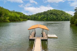 Blessed Getaway Hot Tub Theater LakeView GAMES - 3