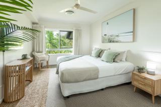 Kewarra Beach Coastal Retreat 2BR Apt with Pool and BBQ - Kewarra Beach - 9