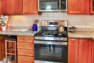 Spacious Portland Home With Parking - 4