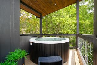 The Little Timber Cozy Hot Tub Fireplace - 0