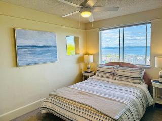 Bos Cozy Victorian Top Floor Duplex Unit with Puget Sound views - Tacoma - 0