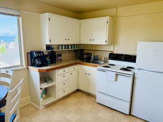 Bos Cozy Victorian Top Floor Duplex Unit with Puget Sound views - Tacoma - 4