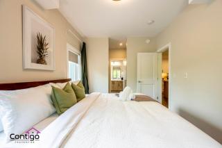 Decked Out, Mtn Views, AC, Big Patio, DT, BBQ - 1