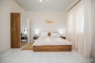 4 seasons home - Ofrínion - 1