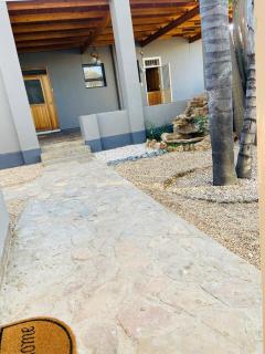 NJ SKY GUESTHOUSE & BOUTIQUE windhoek - Windhoek - 3