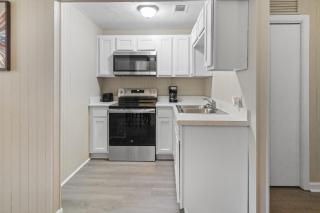 2 bedroom Pool Above Garage apartment - Jacksonville - 6