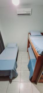 CASA - 3 quartos com ar - 2 banheiros - garagem para 2 carros - Campo Grande - 4