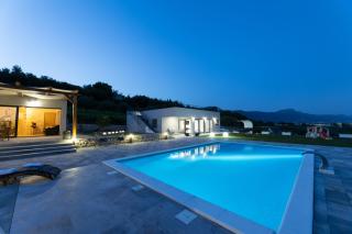 Villa Bijaći - Kastel Novi - 0