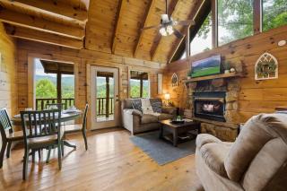 View Private Log Cabin Fireplace Hot tub RELAX - Sevierville - 3