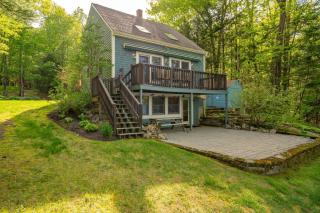 Waterfront with Kayaks SUPs and Ping Pong Table - Spang Mills - 7