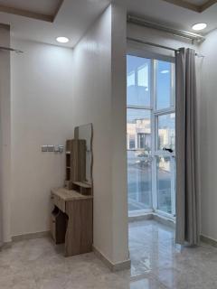 Cozy & Private Room in Family Home & Free Wi-fi - - 7
