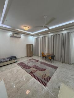 Cozy & Private Room in Family Home & Free Wi-fi - - 6