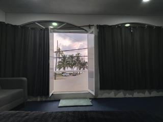Apartamento En Troncones Con Tres Habitaciones Independientes - Troncones - 1