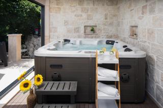 NEW! Villa Falcon House, 3-bedroom villa with heated 36 sqm pool, Jacuzzi, Finnish sauna - Gornje Sitno - 4