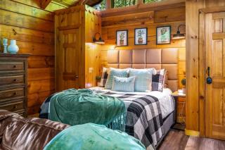 Location Private Log Cabin Hot Tub Fireplace - Pigeon Forge - 2