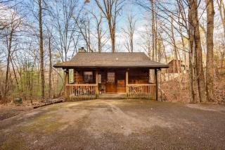 Location-Quiet-HotTub-Fireplace - Pigeon Forge - 0