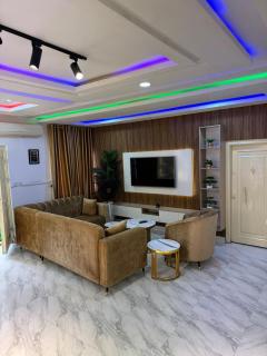 Cozy 2-Bedroom Apartment - Abuja - 9