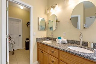 2 Suites, 1 King, 5 Beds Pool Games Room #810 - 6