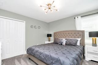 Serenity Lakeview Retreat Stunning Water Views, No Rear Neighbors, Private Pool, Game Room & Star Wars Cinema - 7