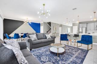Serenity Lakeview Retreat Stunning Water Views, No Rear Neighbors, Private Pool, Game Room & Star Wars Cinema - 6