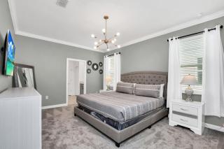 Serenity Lakeview Retreat Stunning Water Views, No Rear Neighbors, Private Pool, Game Room & Star Wars Cinema - 2