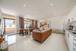 Spectacular 3 Bedroom Penthouse with Private Terrace in Prestigious Mayfair H13 - Londra - 0