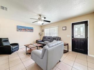 Screened Patio | Fenced Yard | Walk to St. Joseph's Hospital - 9