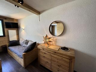 Résidence Les Melezes - Studio vue montagne · Accès pistes par navette · Parking extérieur MAE-0944 - 0