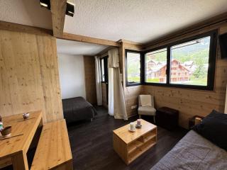 Résidence Les Melezes - Studio vue montagne · Accès pistes par navette · Parking extérieur MAE-0944 - Champcella - 9