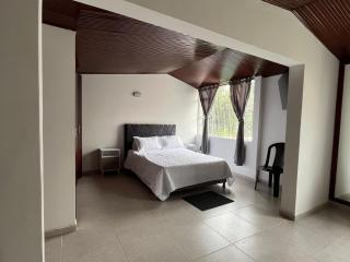 Casa Hotel Pontevedra - cerca a la clínica Shaio, - Bogotá - 9