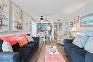 Oceanfront WC Villa- Pool, Corner Balcony, King Bed - Myrtle Beach - 2