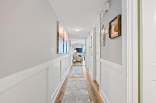 Oceanfront WC Villa- Pool, Corner Balcony, King Bed - Myrtle Beach - 4