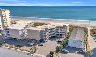 Palm Villa with Oceanfront Balcony, Pool, Sleeps 6 - Myrtle Beach - 7