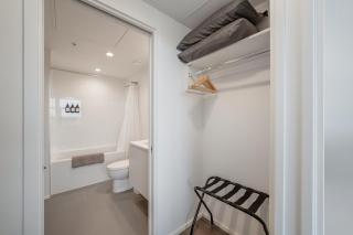 AC,FreeParking,Gym,Skyscrapers View,Lougheed,Sleeps4 - Burnaby - 5