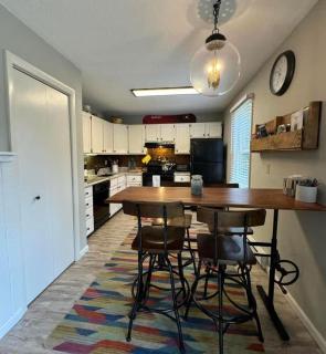 2 BR JIMINY PEAK w Mountain Views SLEEPS 7 Gorgeous - Hancock - 6