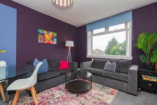 Modern And Vibrantly Designed Apartment - Motherwell - 0