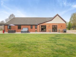 Bumble Bee Farm - North Tuddenham - 0