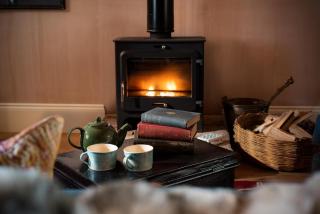 Lakeside Cottage, Edward - - 9